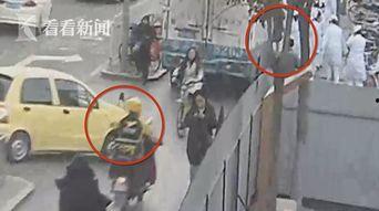 欧美街头吓路人视频播放,欧美街头惊悚视频引发路人恐慌