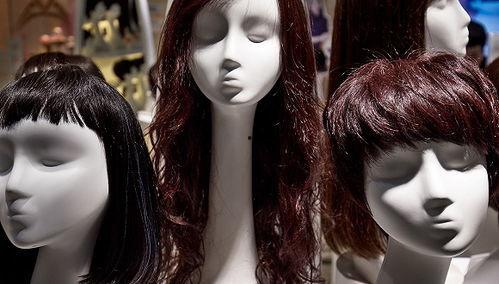 欧美人佩戴假发视频,假发佩戴技巧与风采展示