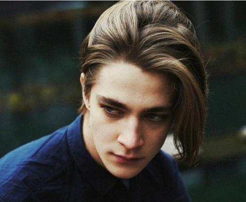 欧美式长发男大叔视频,时尚与魅力的完美融合