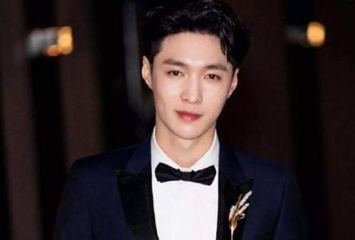 张艺兴吃瓜辟谣视频播放,真相揭晓引热议