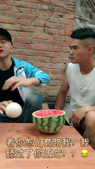 吃瓜群的搞笑视频,搞笑视频笑料百出，网友直呼“笑到肚子疼”！