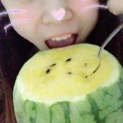 滚瓜冻怎么吃才好吃呢视频,滚瓜冻的多样美味吃法揭秘