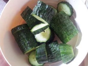 吃瓜厨房拌黄瓜的视频,跟着吃瓜厨房学拌黄瓜，简单美味一步到位